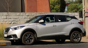 silver nissan kicks