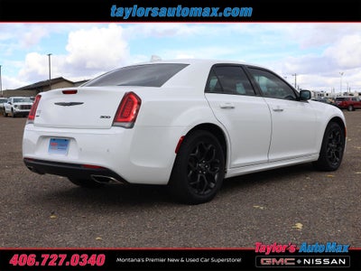 2022 Chrysler 300 Touring L