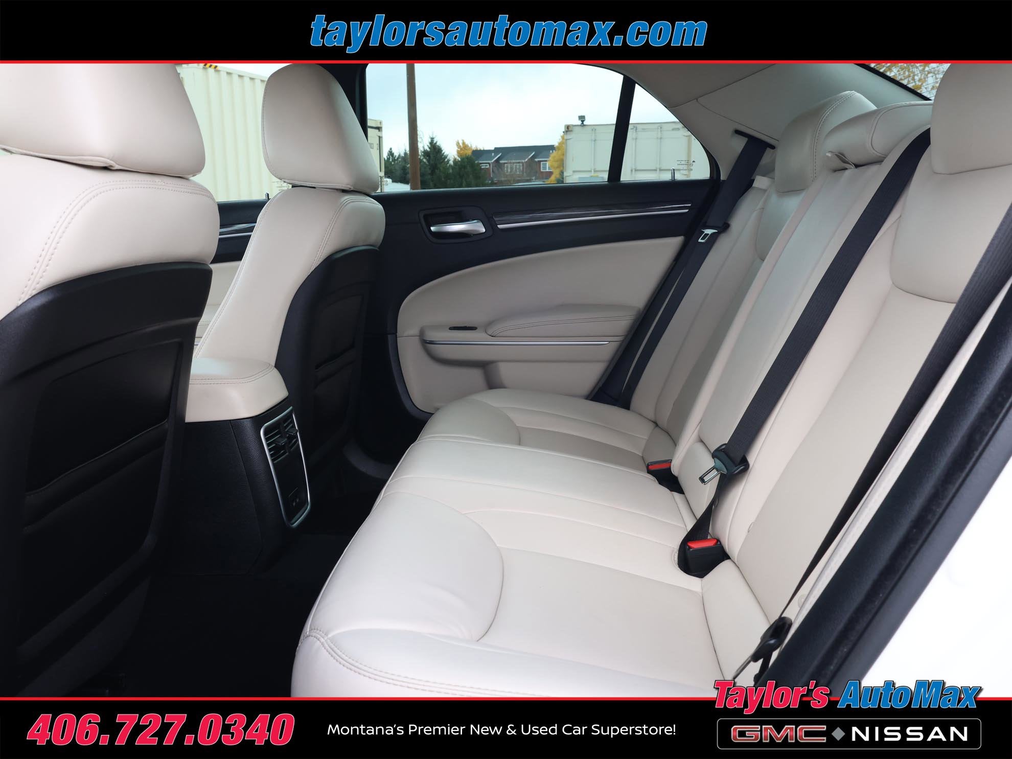 2022 Chrysler 300 Touring L