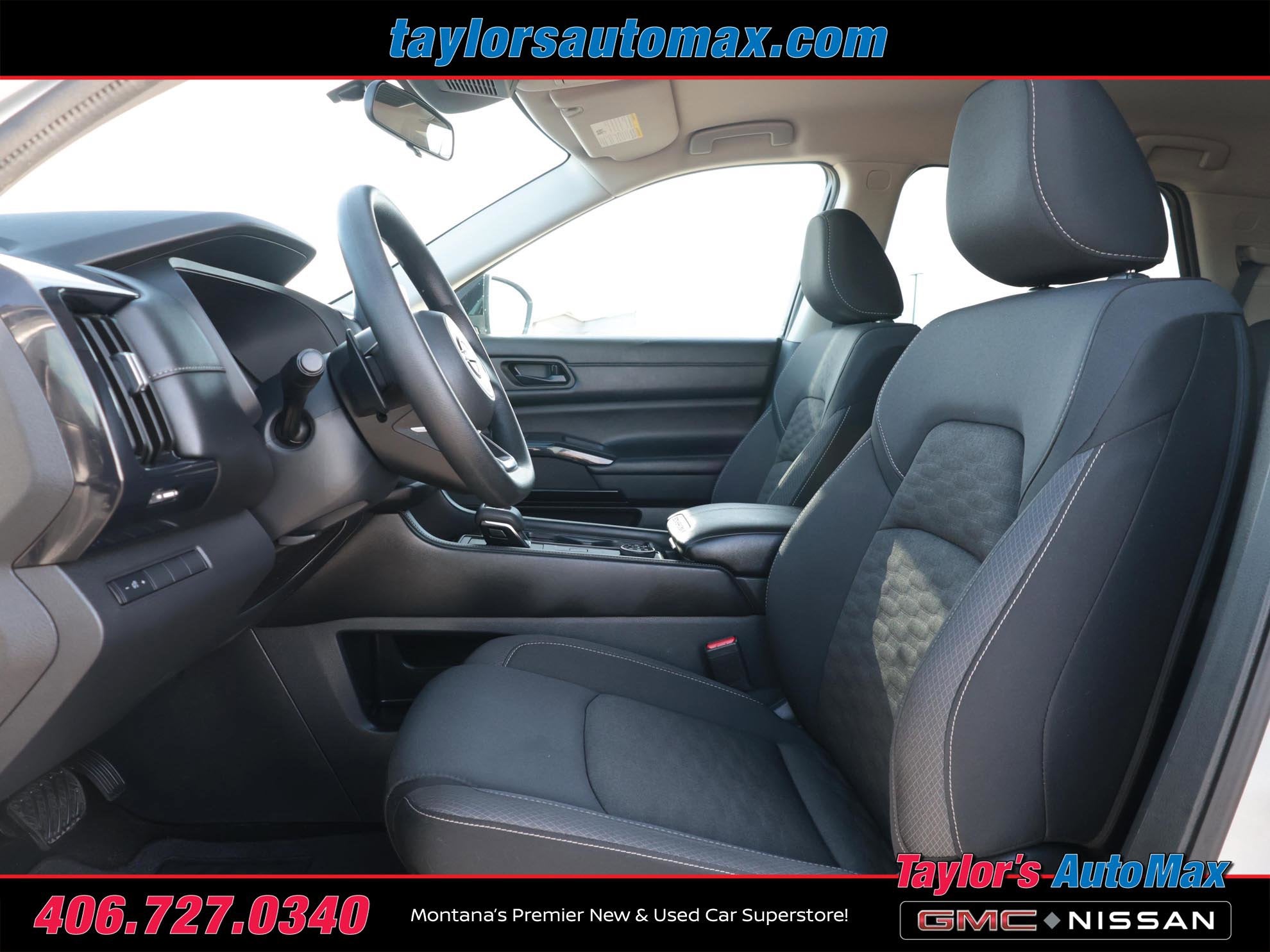 2024 Nissan Pathfinder S