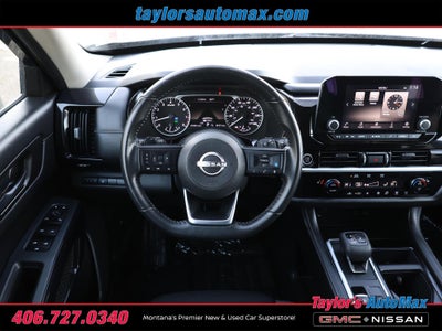 2024 Nissan Pathfinder SV