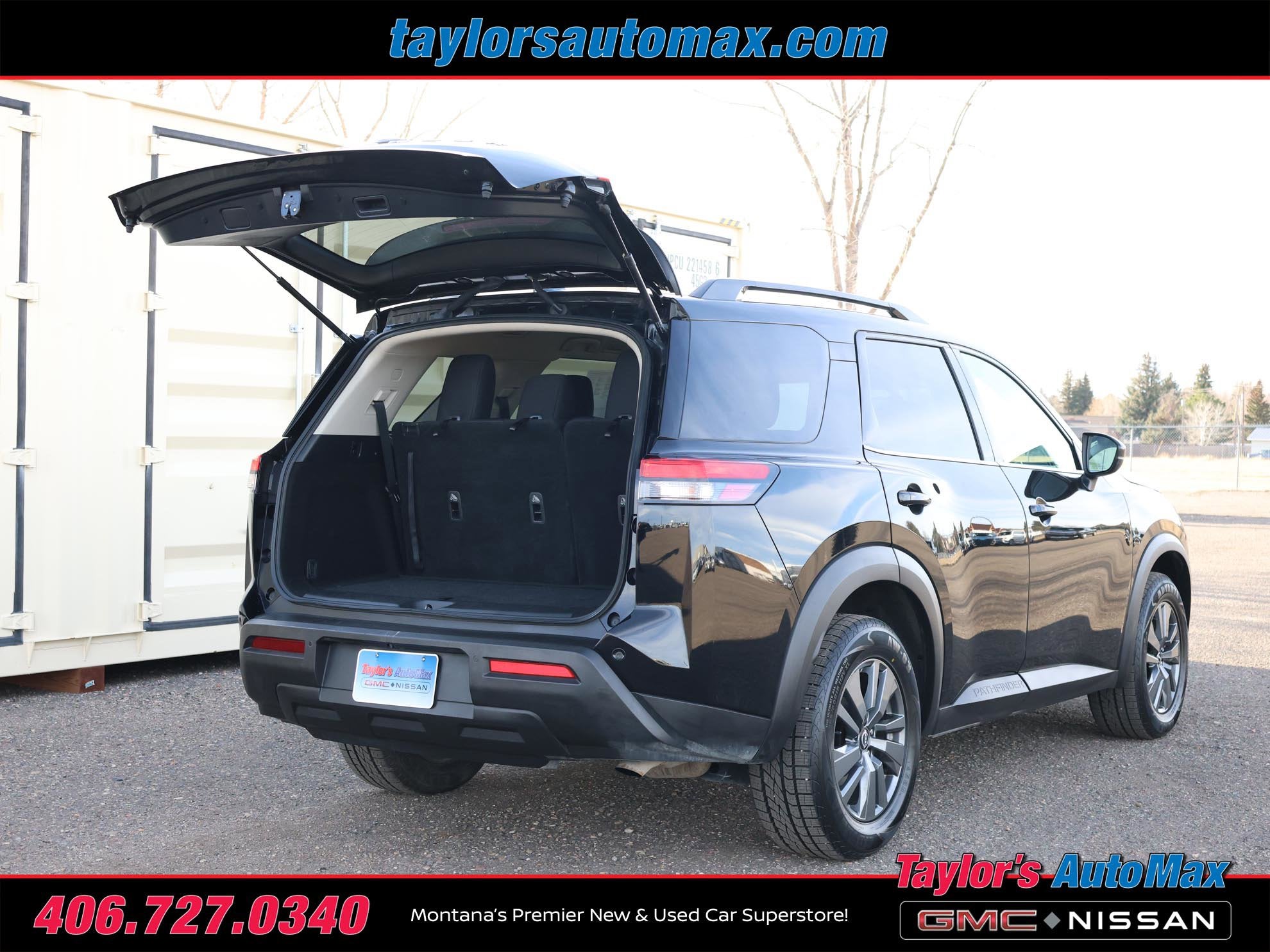 2024 Nissan Pathfinder SV