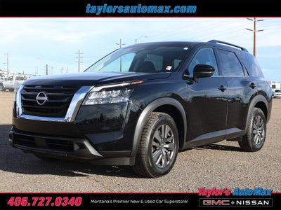2024 Nissan Pathfinder SV