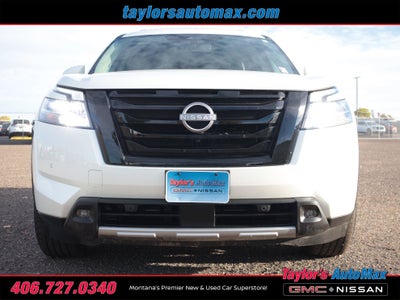 2023 Nissan Pathfinder SL