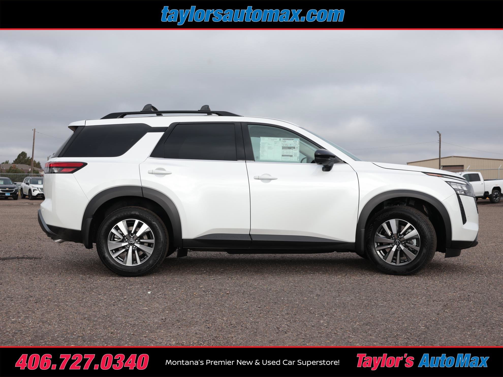 2026 Nissan Pathfinder SL