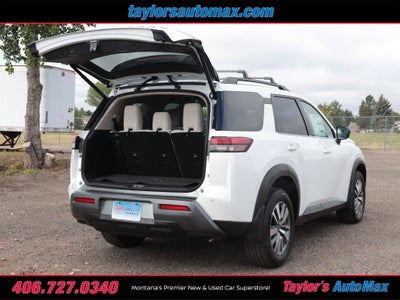 2026 Nissan Pathfinder SL