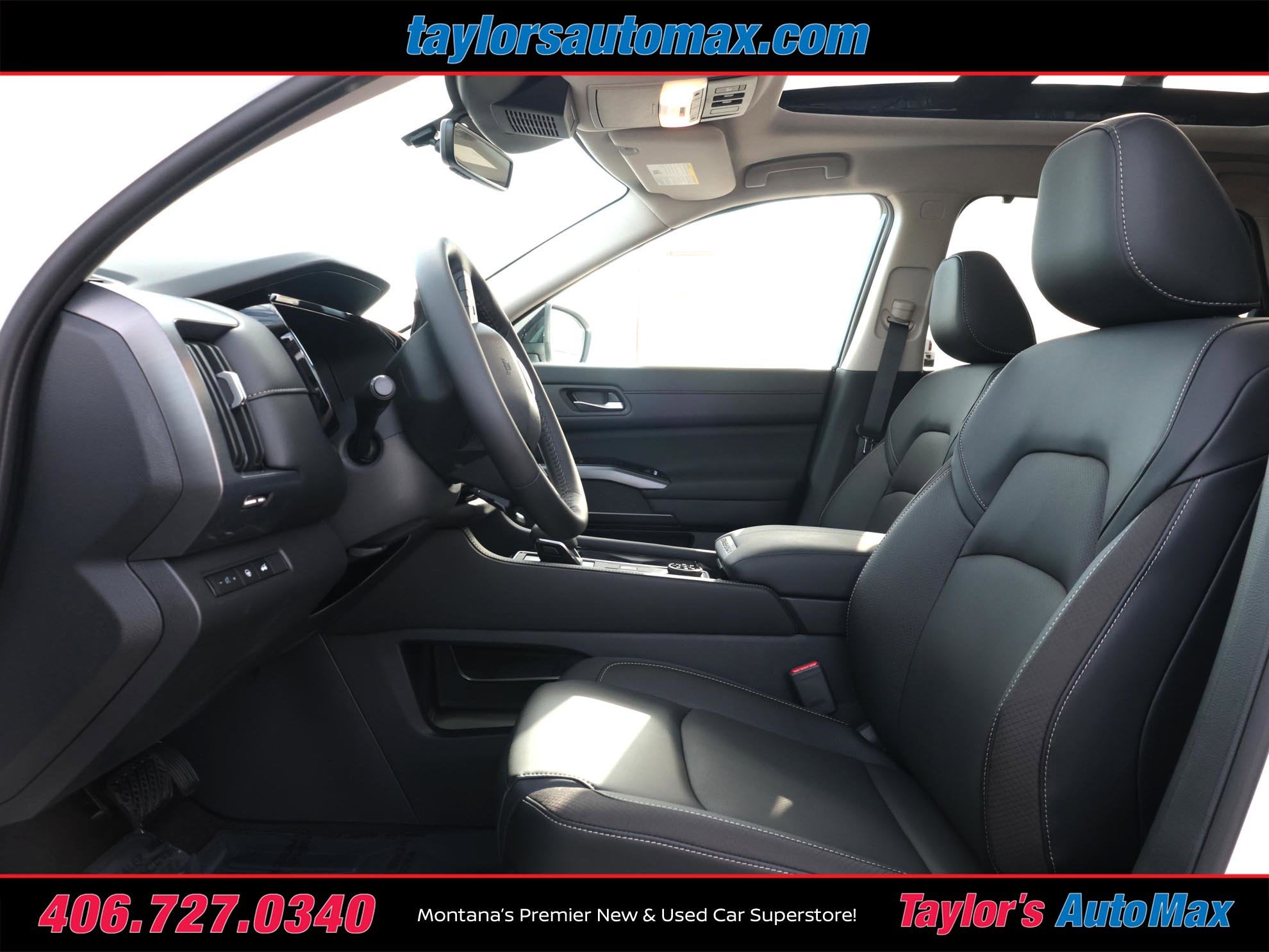 2026 Nissan Pathfinder SL