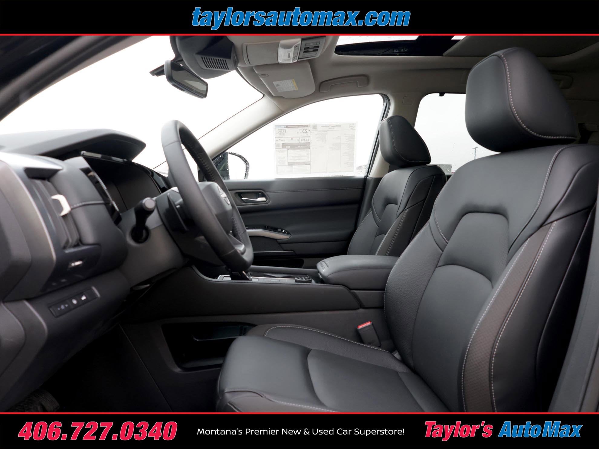 2026 Nissan Pathfinder SL