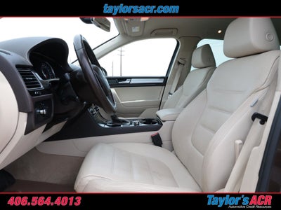 2013 Volkswagen Touareg Sport